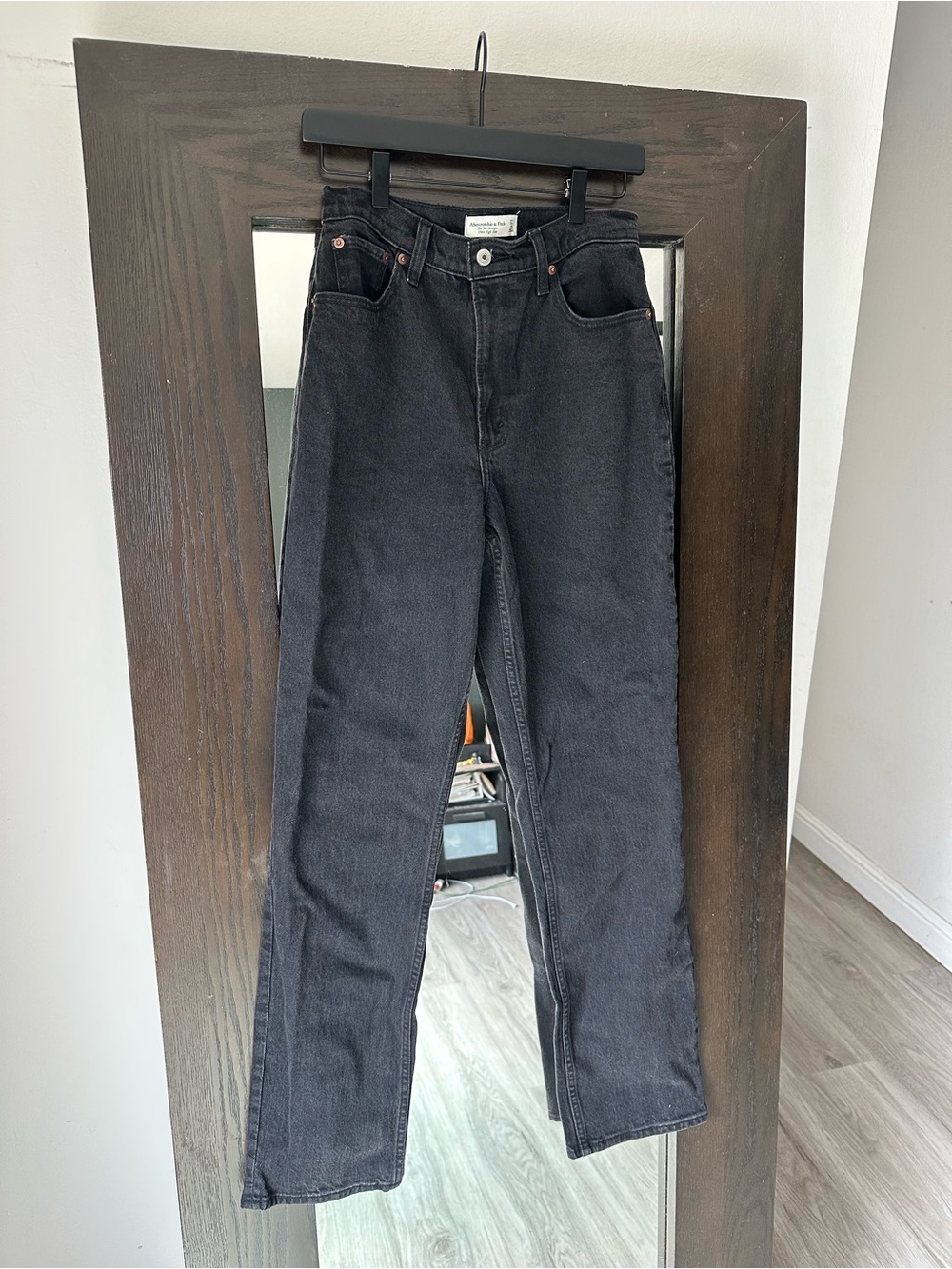 Abercrombie & Fitch The 90’s Straight Ultra High Rise Curve Love Jeans 27/4L